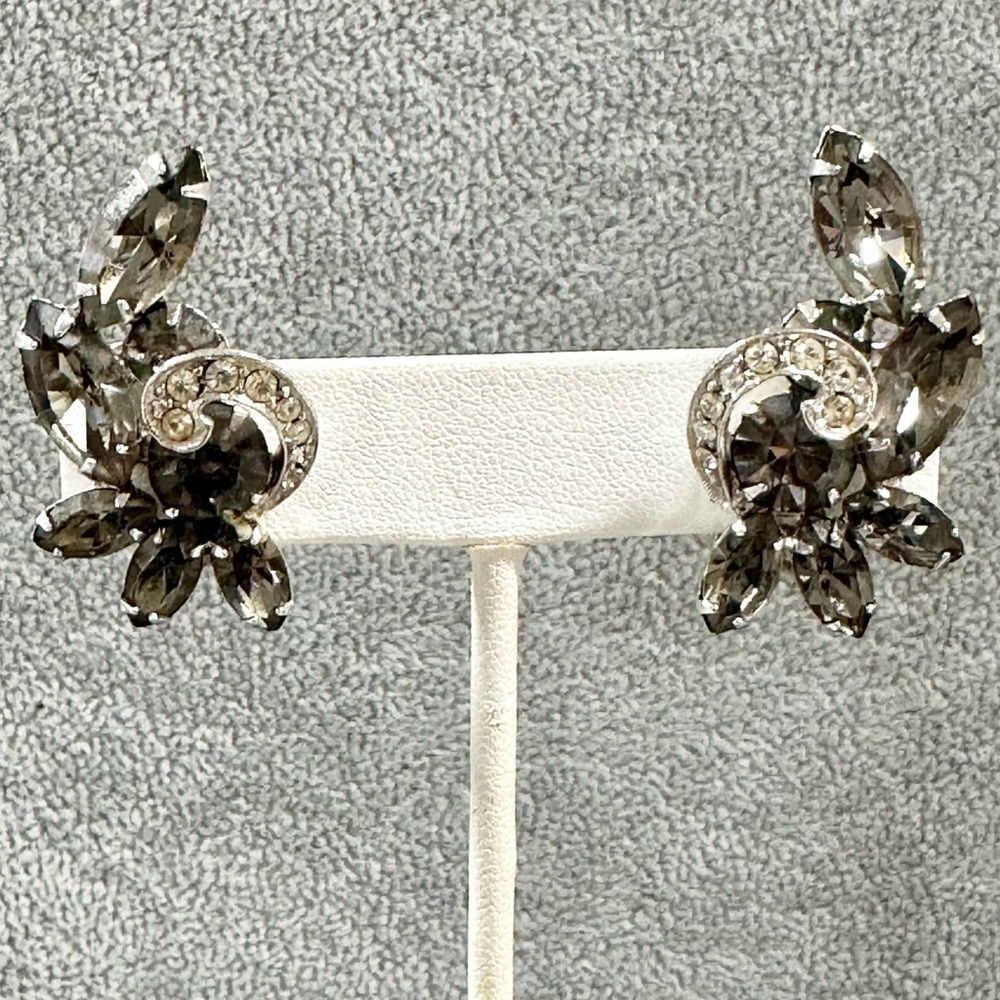 Vintage Signed Weiss Smokey Gray and Clear Rhinestone Prong Clip On Earrings